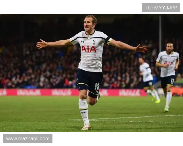 哈里·凯恩：多次外租到顶级前锋的成长轨迹解析