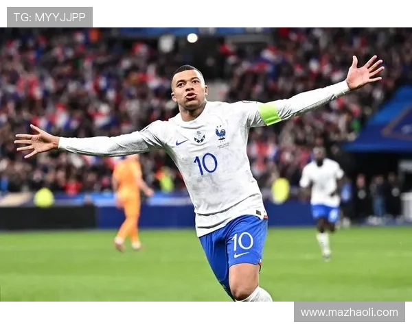 格列兹曼与姆巴佩对比:组织核心与终结核心的战术角色差异 格列兹曼与姆巴佩对比:组织核心与终结核心的战术角色差异